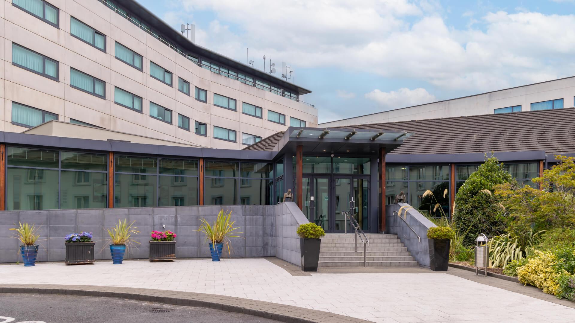 Green Isle Hotel, Dublin Clondalkin Exterior photo